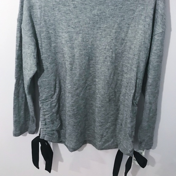 Adorable Ribbon End Long Sleeve Gray Top - Picture 3 of 4